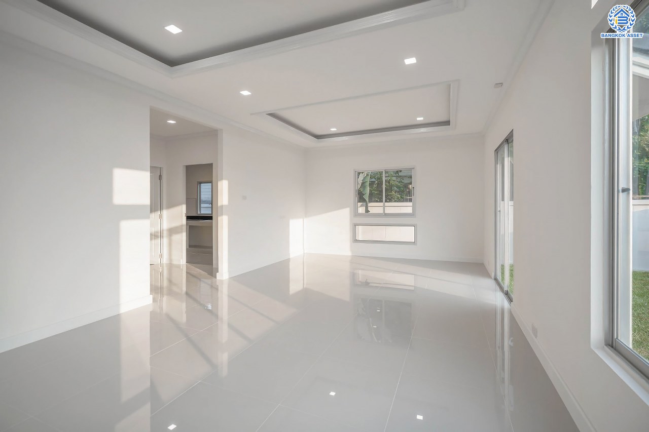 บ้านมือสองตกแต่งใหม่ โครงการ ชัยพฤกษ์ เพชรเกษม81 หลังมุม แบรนด์ Land&Houses พร้อมรองรับทุกความสุข บนเนื้อที่ 63.3 ตร.ว. ฟังก์ชัน 3 ห้องนอน 3 ห้องน้ำ 1 ห้องอเนกประสงค์ 2 ที่จอดรถ ทำเลเดินทางสะดวก เชื่อมต่อถนนเพชรเกษม ถนนมาเจริญ และใกล้ทางด่วน "เพชรเกษม"